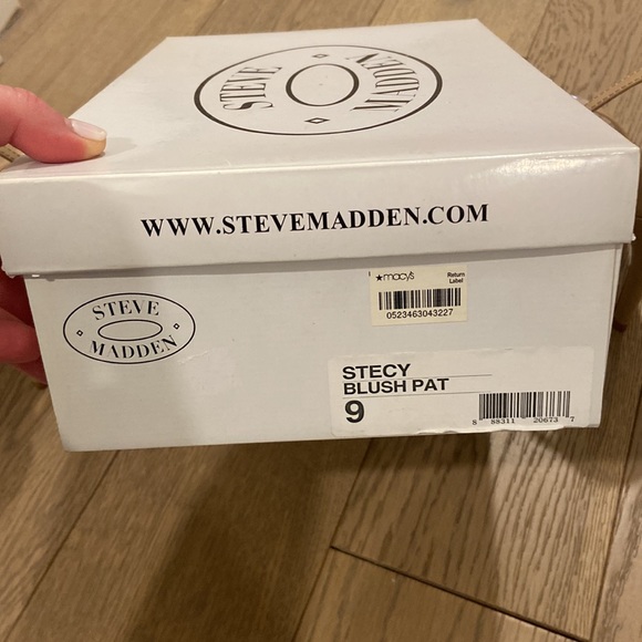 Steve Madden Stecy blush patent heel. Size 9. - Picture 2 of 2